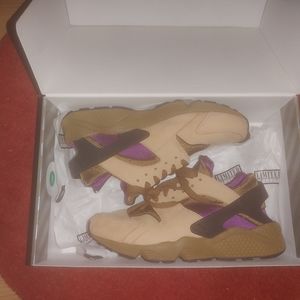 Nike Hurache Praline(Accepting Offers)